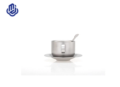 Taza de café de titanio puro